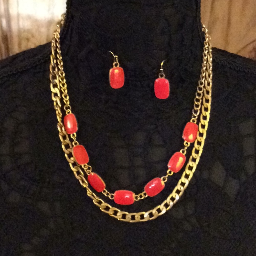Charming Charlie’s Necklace And Earrings Set